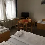 Tri Ruze Špindlerŭv Mlýn