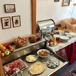 Tri Ruze Hotell