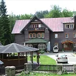 Hotell Tri Ruze Špindlerŭv Mlýn