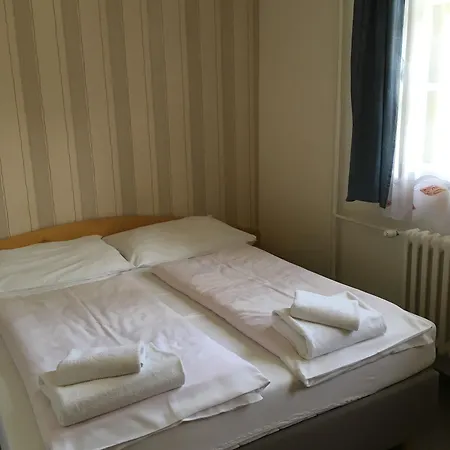 Szálloda Tri Ruze 3*