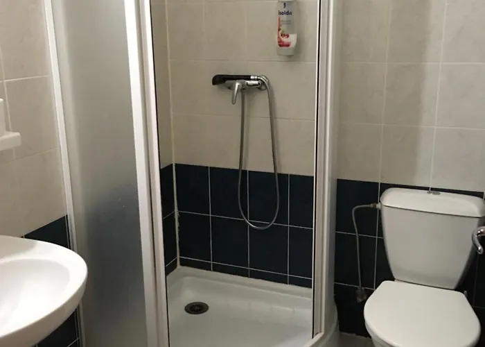 Tri Ruze Szálloda 3*