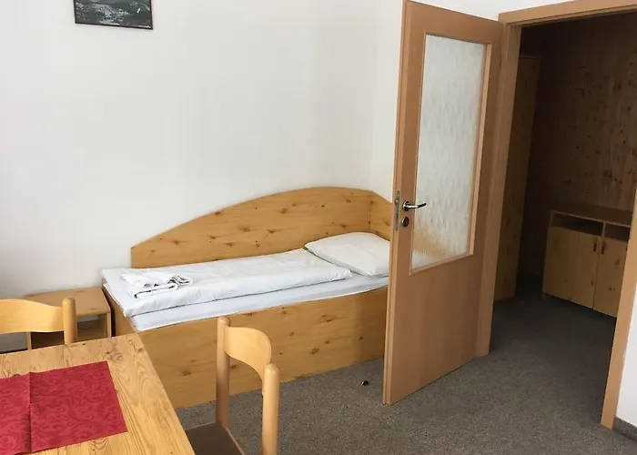 Szálloda Tri Ruze 3*