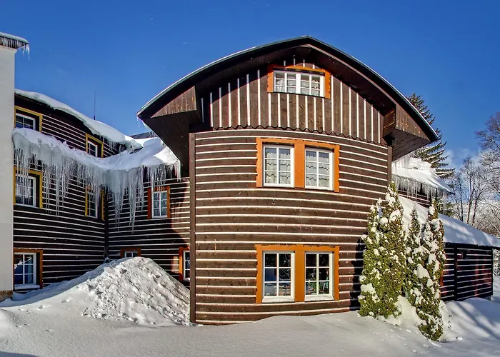 Szálloda Tri Ruze 3*