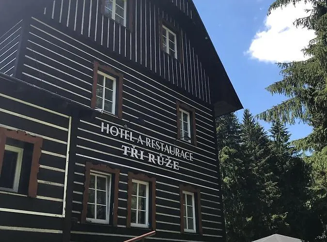 Tri Ruze 3*