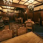 Tři Růže Hotel 3*