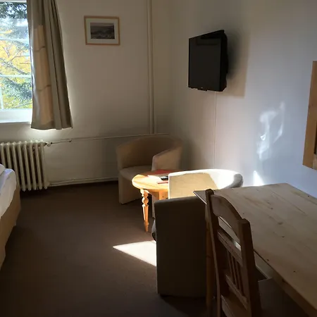 Tri Ruze Hotel