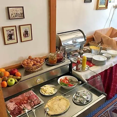 Tri Ruze Špindlerŭv Mlýn