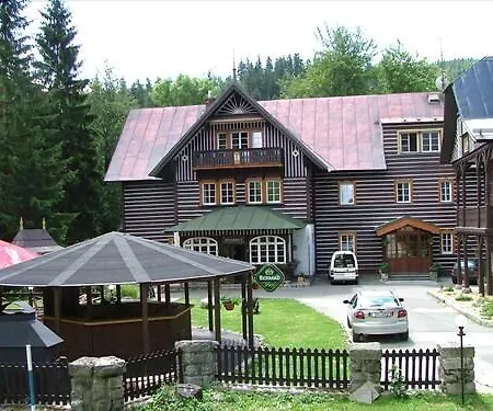 Hotell Tri Ruze Špindlerŭv Mlýn