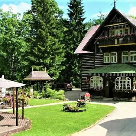 Tri Ruze Hotel